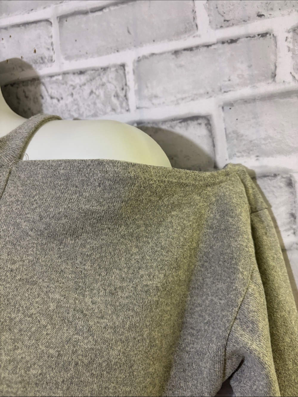 Suzy Shier cold shoulder Gray Crewneck Sweater, small - Picture 3 of 5